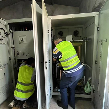 مثبت جهد سيرفو